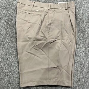 Mens Nike Golf shorts, size 35